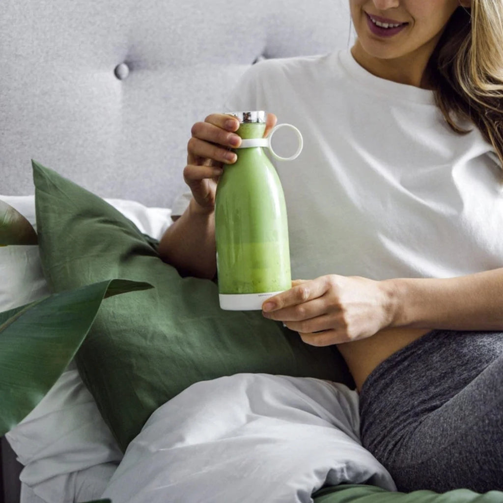 Portable electric juicer